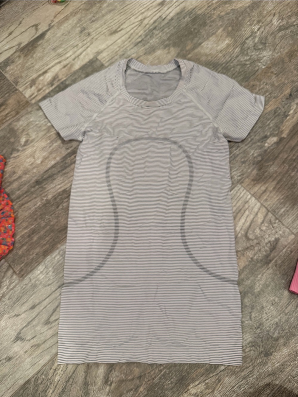 lululemon athletica Men’s Short-Sleeve Striped Undershirt - Gray/White
